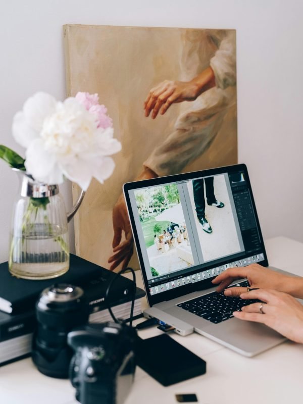 pexels-leeloothefirst-7806664